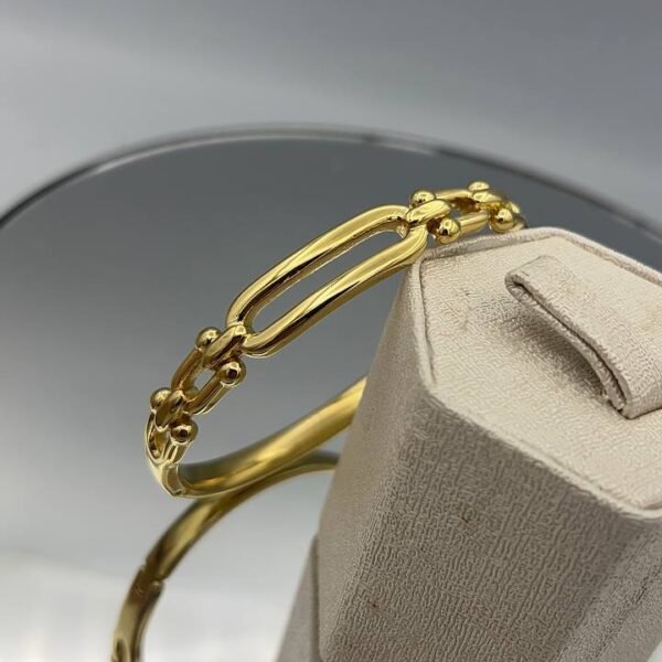 ⁦Tiffany⁩ - الصورة ⁦3⁩